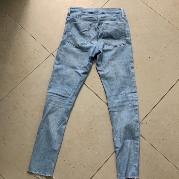 Hudson size 26 , Light wash denim , Nico mid rise ankle with raw hem🎶 - Picture 7 of 7